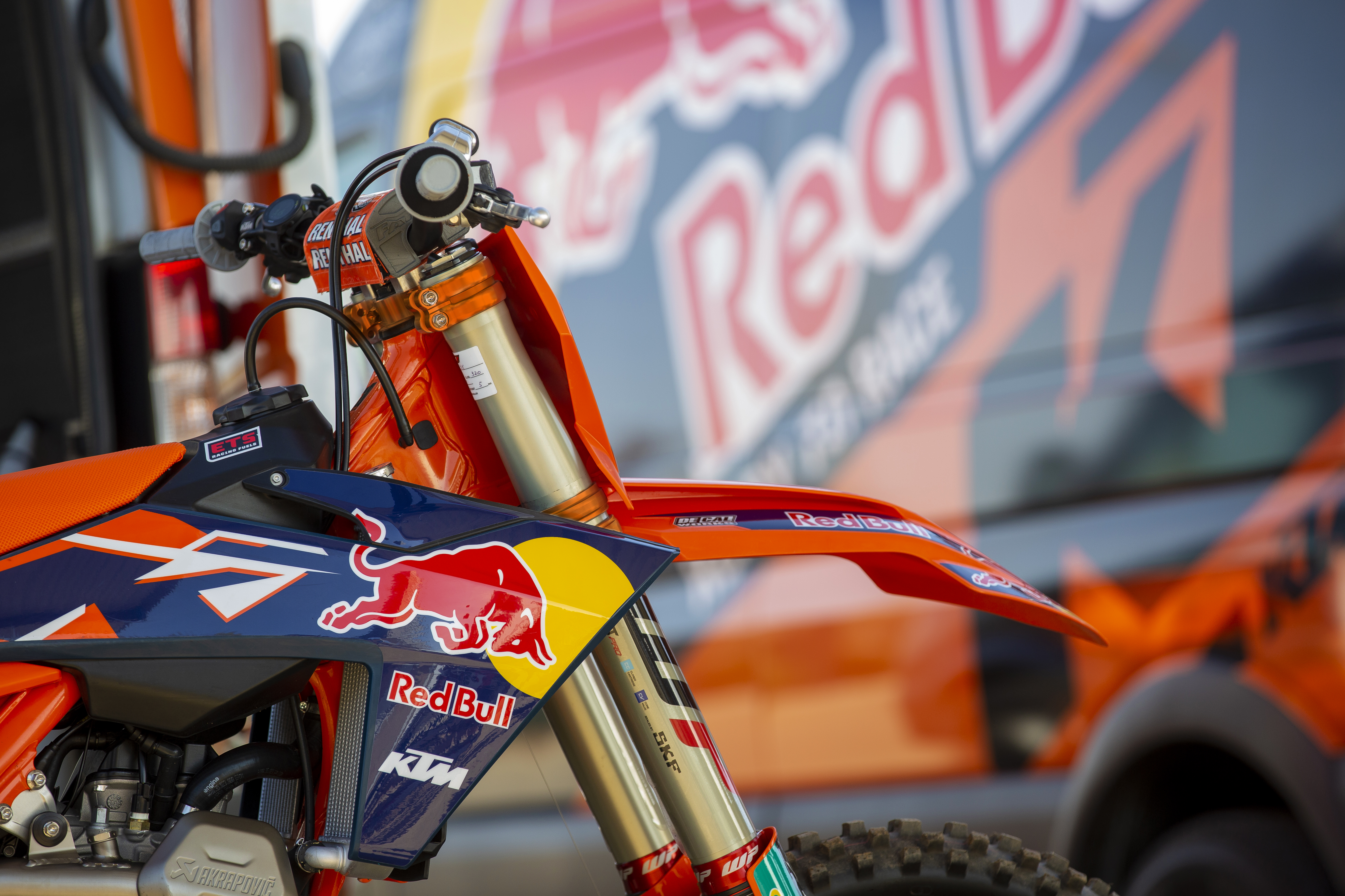 FOUR-RIDER RED BULL KTM FACTORY RACING TEAM IS READY TO RACE 2022 SEASON ON  ALL-NEW KTM FACTORY EDITION MODELS